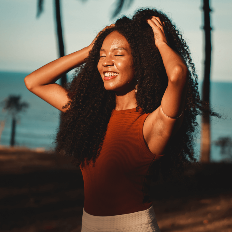 How to Care for Your Natural Hair at the Beach (6 Simple Tips!)