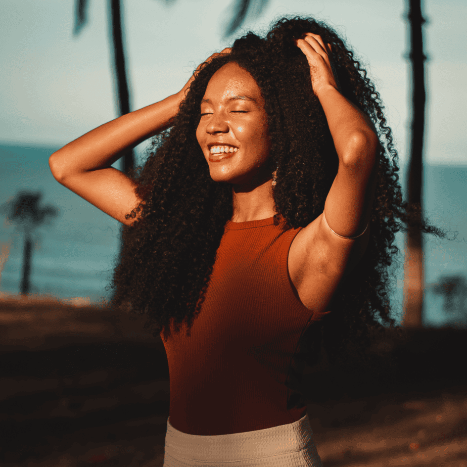 How to Care for Your Natural Hair at the Beach (6 Simple Tips