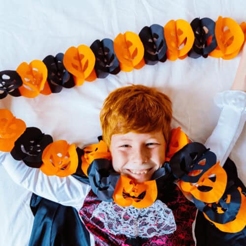 14 Easy DIY Halloween Garland Ideas Using Materials From Home - Sustain ...