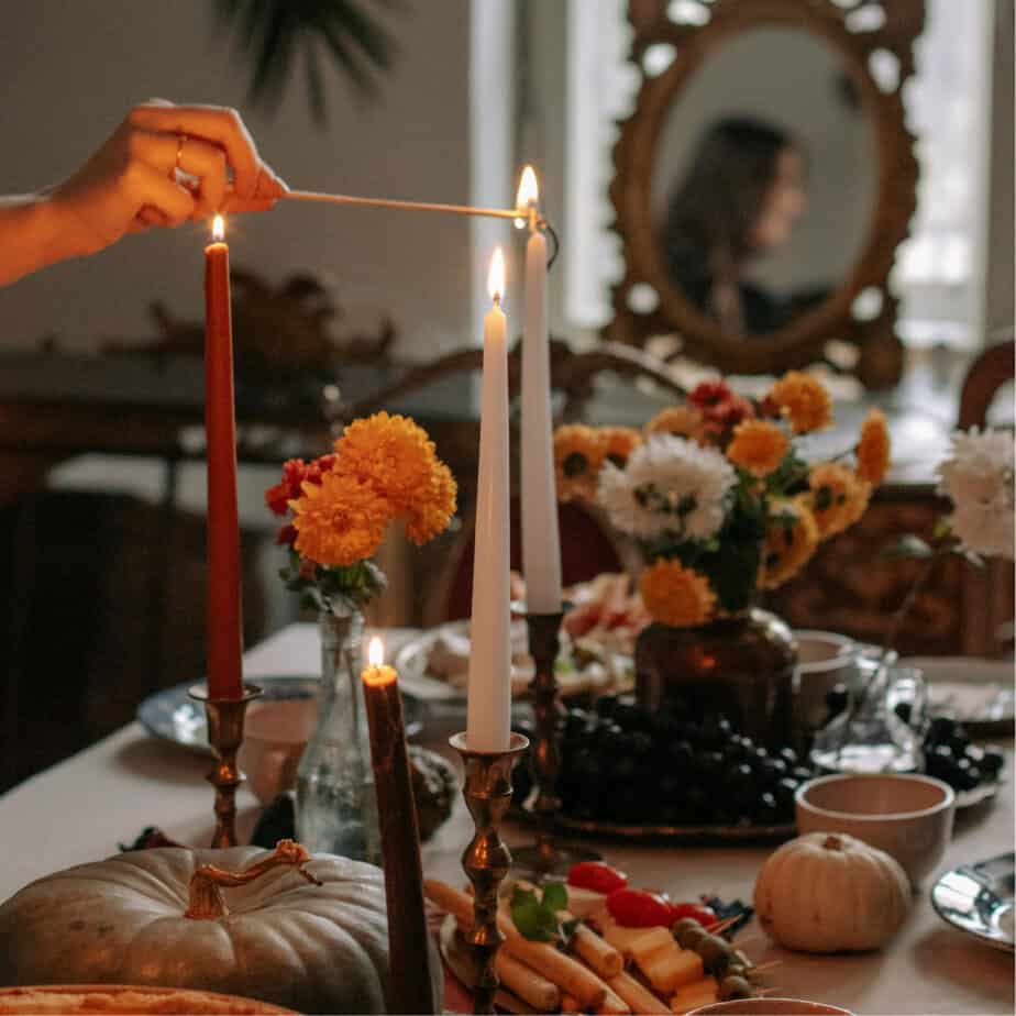 29 Beautiful Thanksgiving Tablescape Ideas Anyone Can Create - Sustain ...