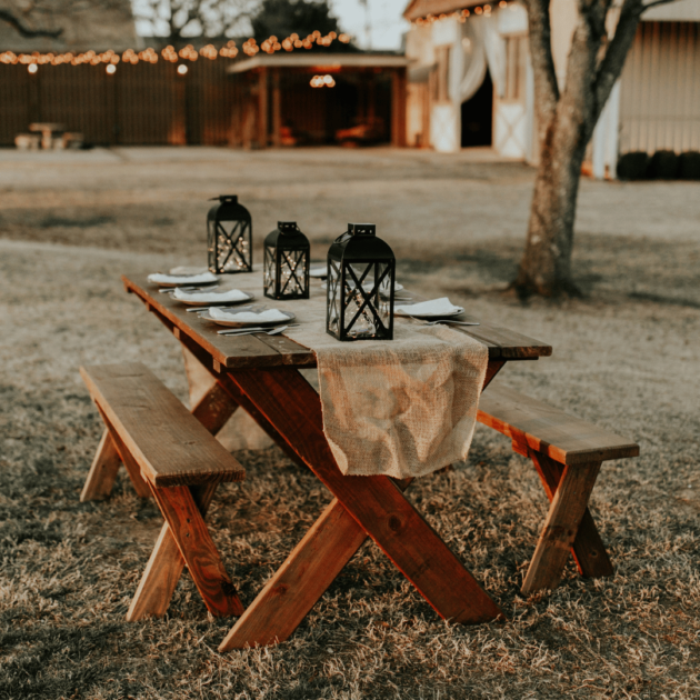 picnic table and burlap table runner